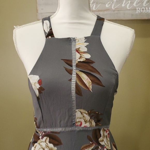 Open Back Halter Maxi Gray Tropical Floral Small - Picture 5 of 16